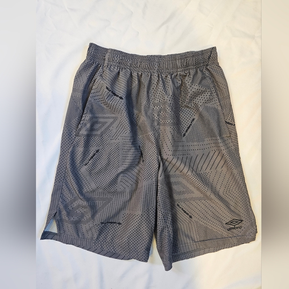 Umbro Youth FTBL Gray Athletic Shorts - Large (12/14)